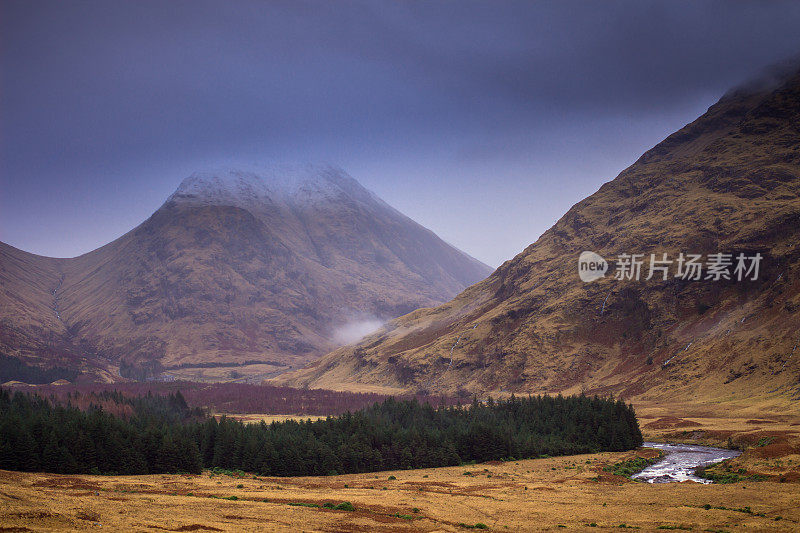 Buachaille Etive Mor消失在云里